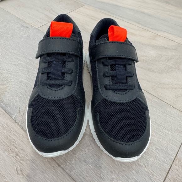 Jacadi Paris Boy Running Sneaker - Picture 2 of 6